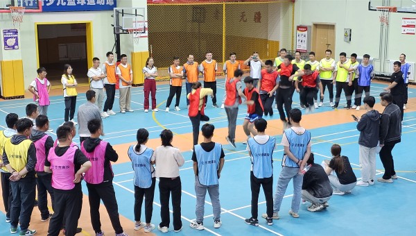 為進一步豐富廣大職工文體生活，展現職工拼搏奮進、昂揚向上的精神風貌，在國慶、中秋雙節來臨之際，交科公司一公司、三公司、路政公司黨支部紛紛組織開展職工趣味運動會。交科公司一公司在和政縣舉辦“與國同慶筑夢