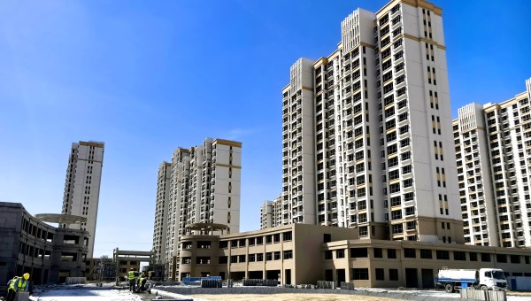 為推動(dòng)黨建工作深度融入中心任務(wù)，充分激發(fā)全員干事創(chuàng)業(yè)活力，全力推進(jìn)項(xiàng)目復(fù)工復(fù)產(chǎn)，近日，蘭州新區(qū)職投公司黨支部、甘肅建投新區(qū)公司第一黨支部、西部市政建設(shè)集團(tuán)三公司黨支部聯(lián)合開展了“黨建引領(lǐng)強(qiáng)引擎百日攻堅(jiān)